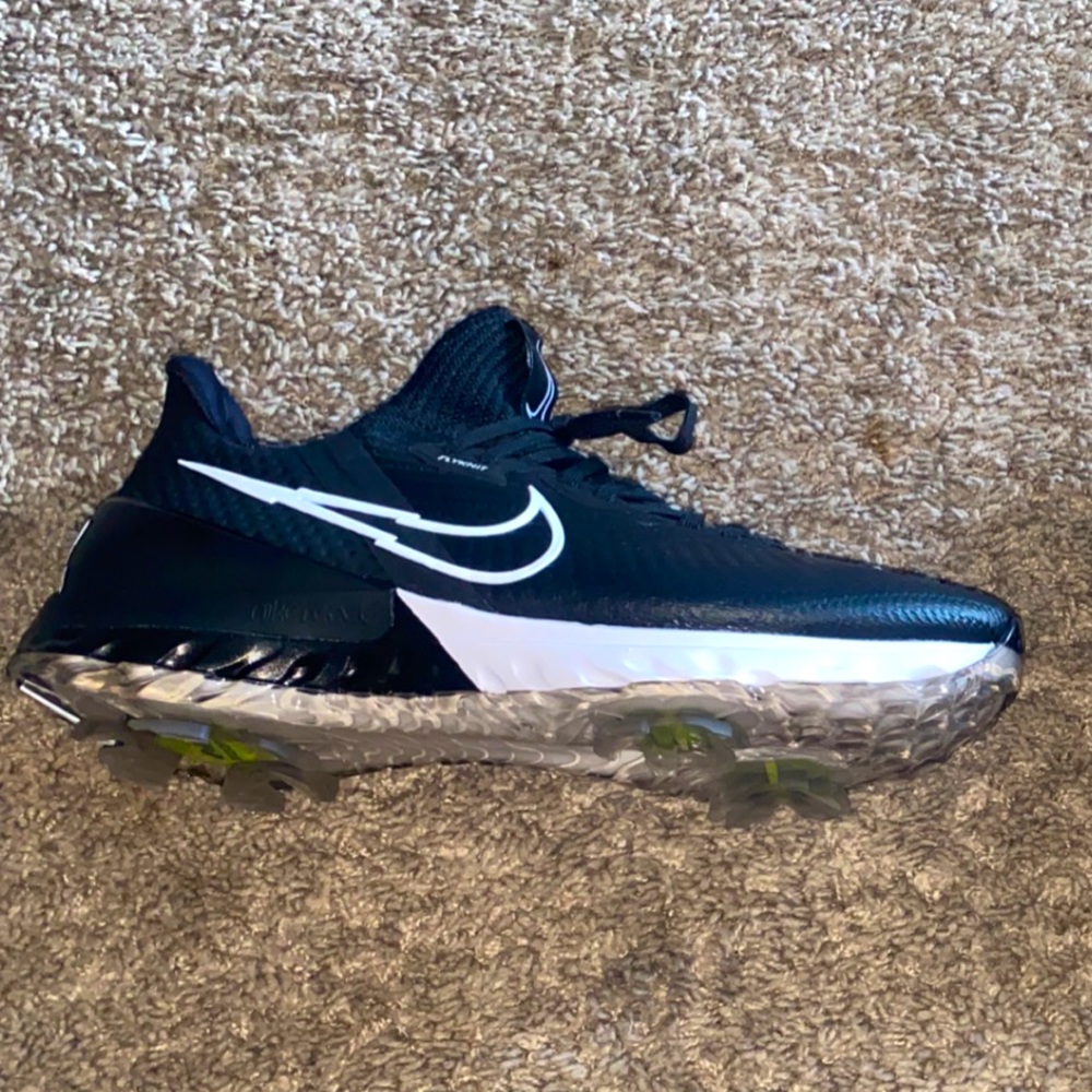Brand new 8.5 Nike Air Zoom golf shoes